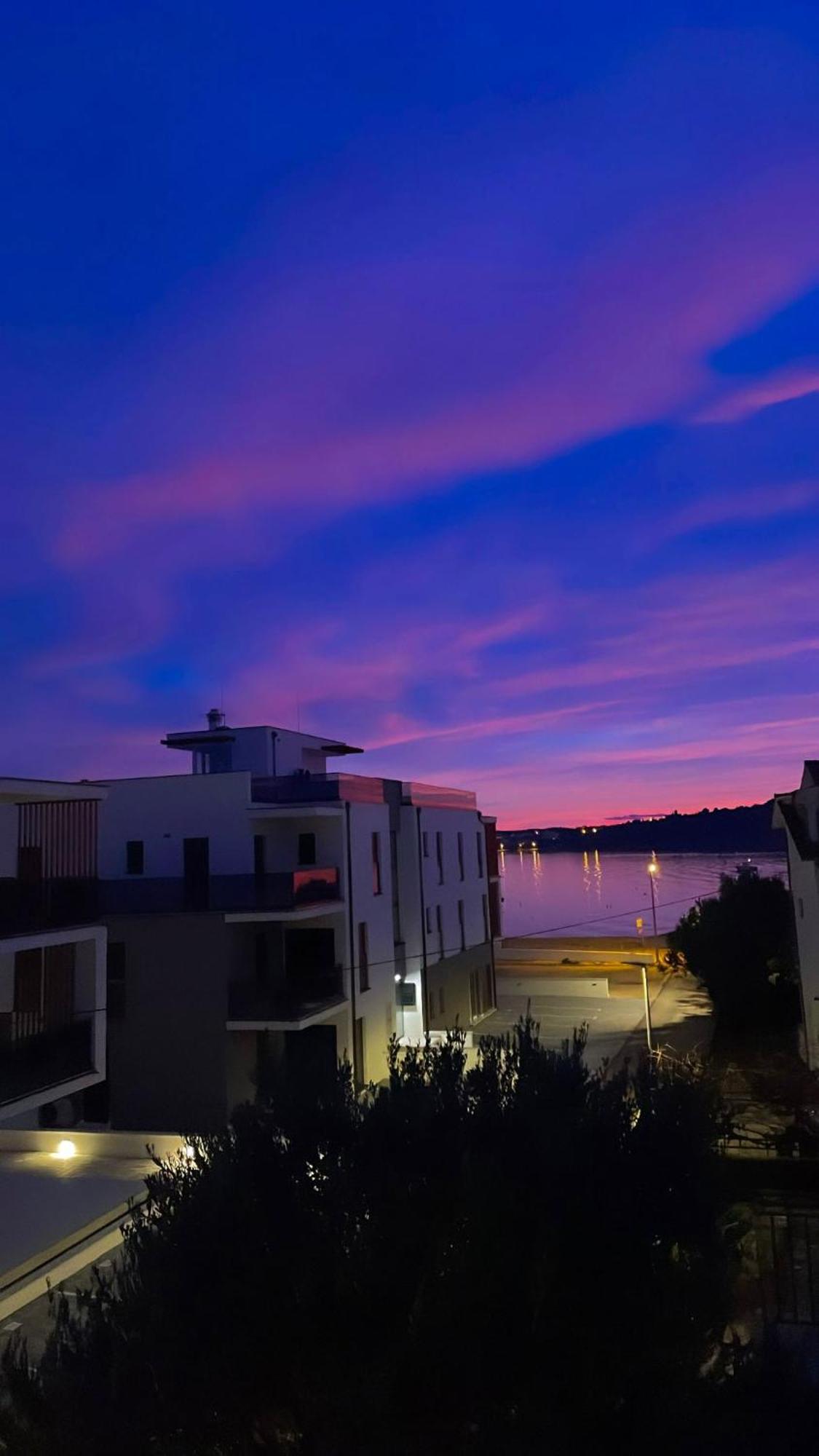 Zeezicht Appartement 50M From Beach Srima Exterior foto
